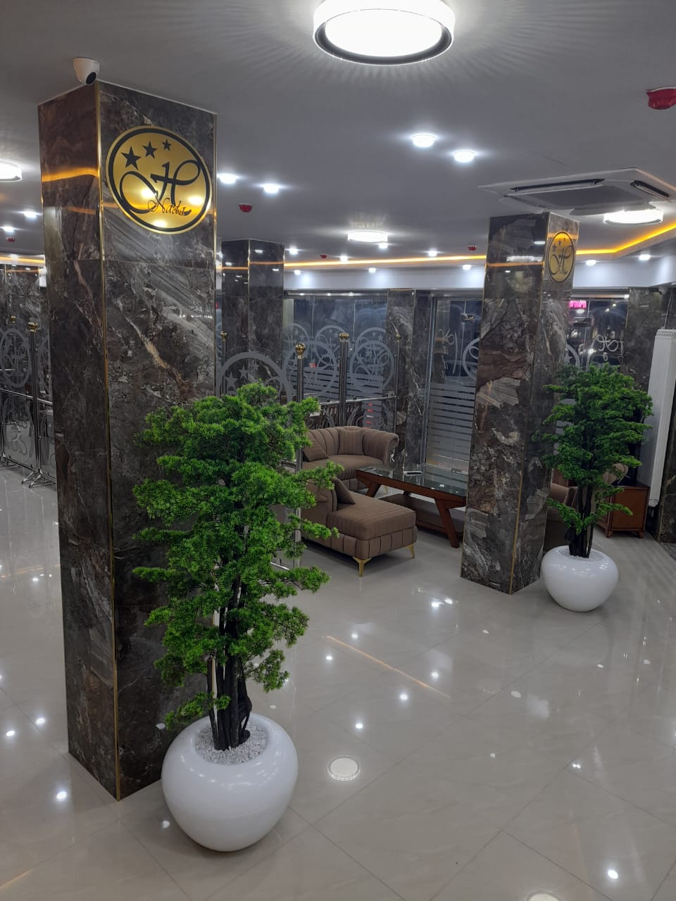 Hotel Nada