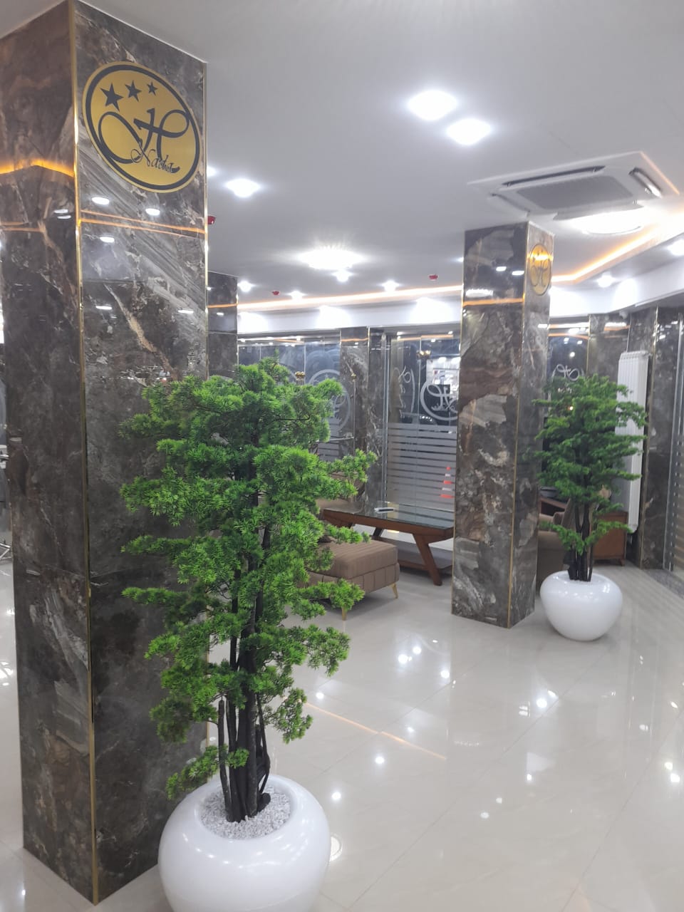 Hotel Nada
